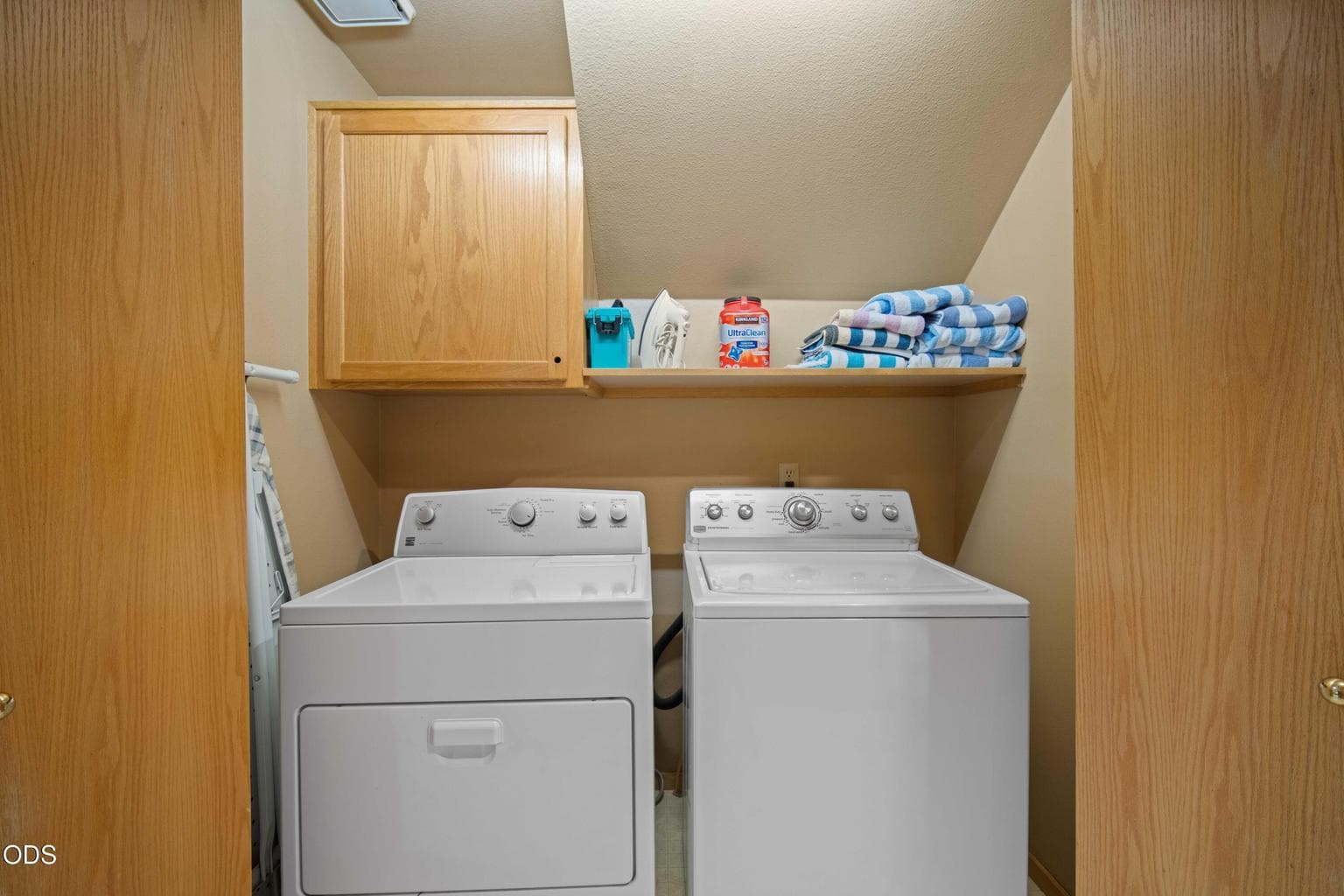 In-home laundry keeps longer stays and busy Sunriver weekends simple and convenient.