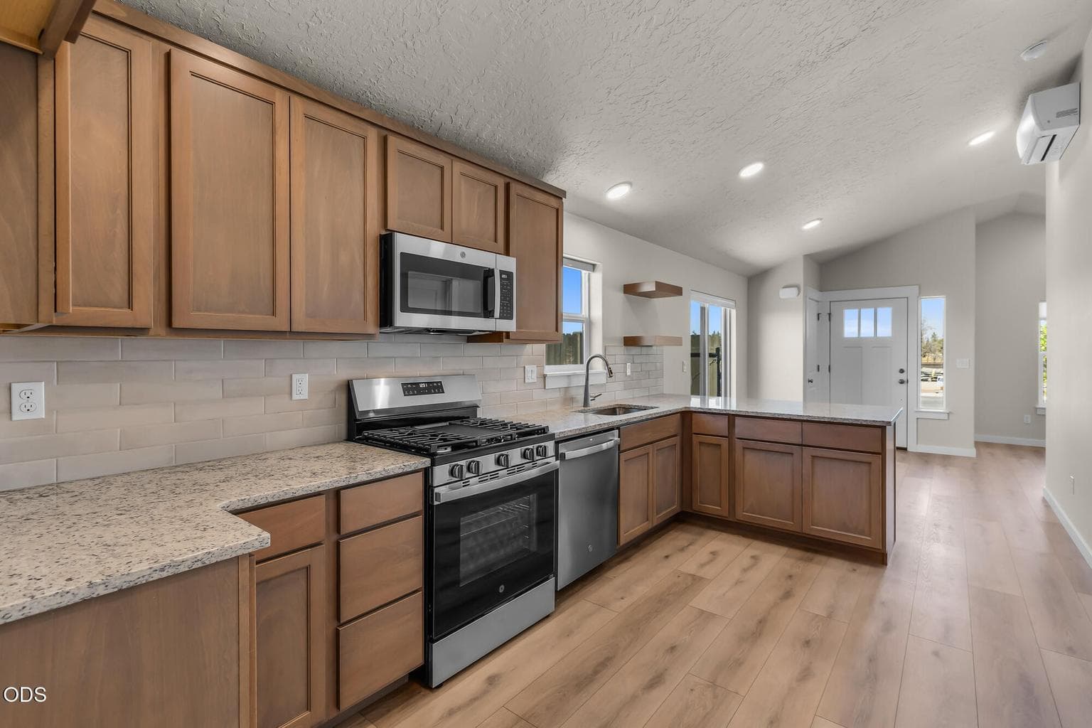 Photo of 2842 NW Sterling Drive 7 of 22