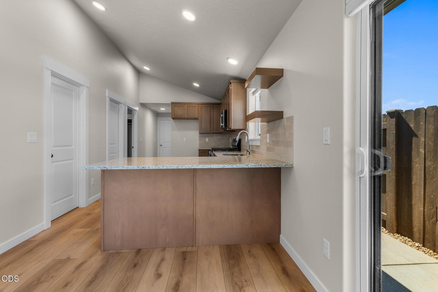 Photo of 2842 NW Sterling Drive 8 of 22