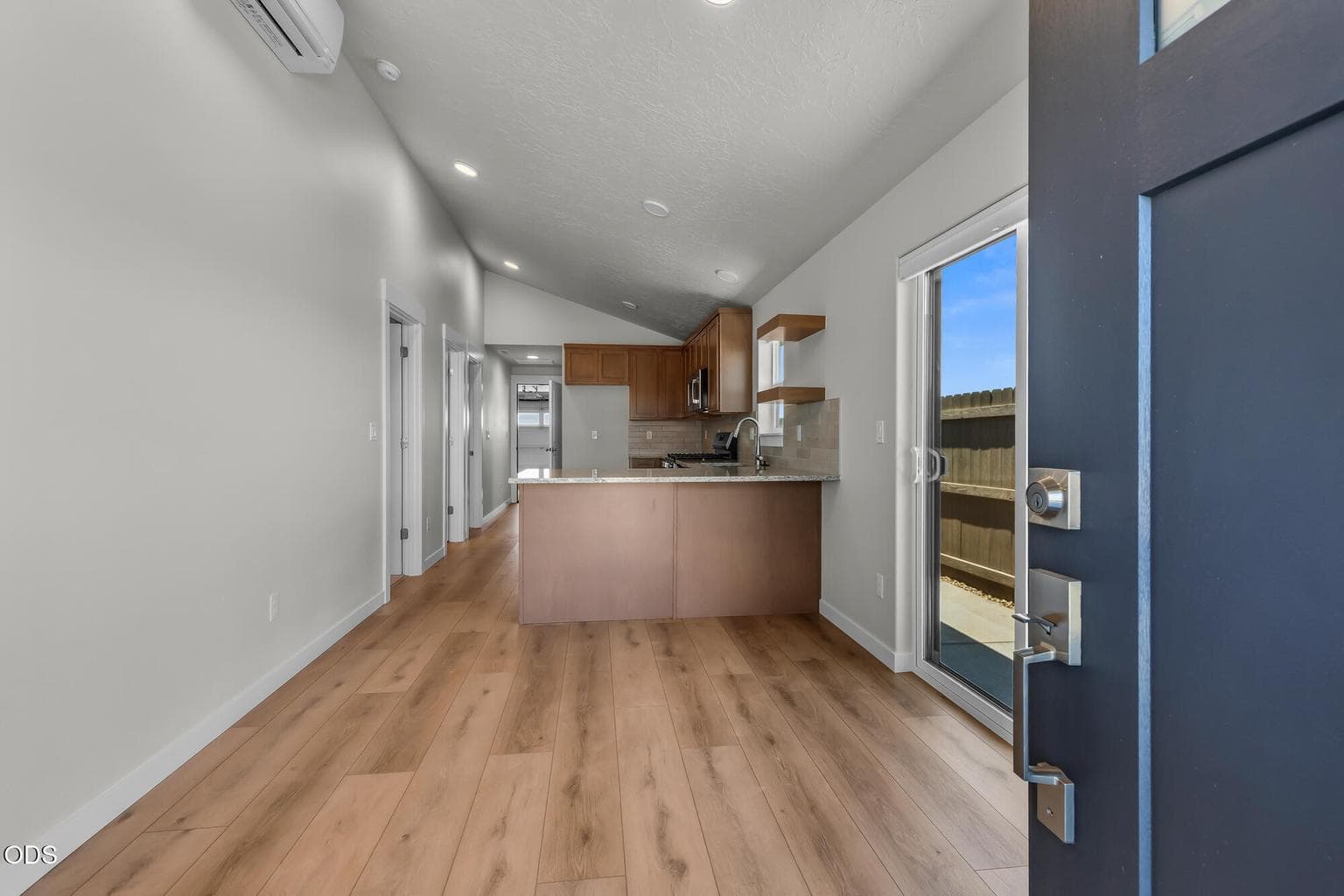 Photo of 2842 NW Sterling Drive 3 of 22