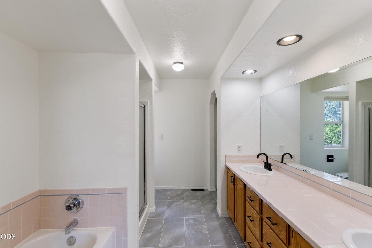 Photo of 3244 SW 34th Street 9 of 23