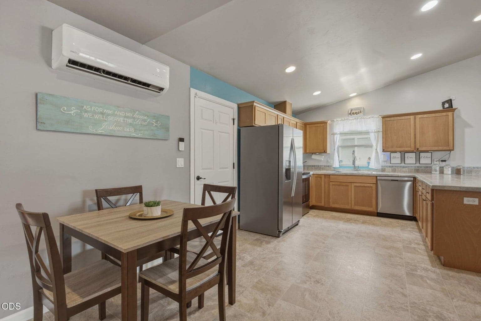 Photo of 61382 SE Geary Drive 8 of 27