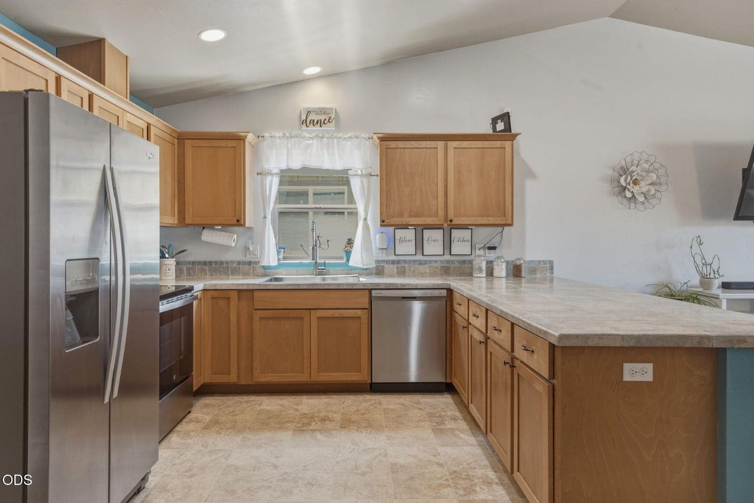 Photo of 61382 SE Geary Drive 9 of 27