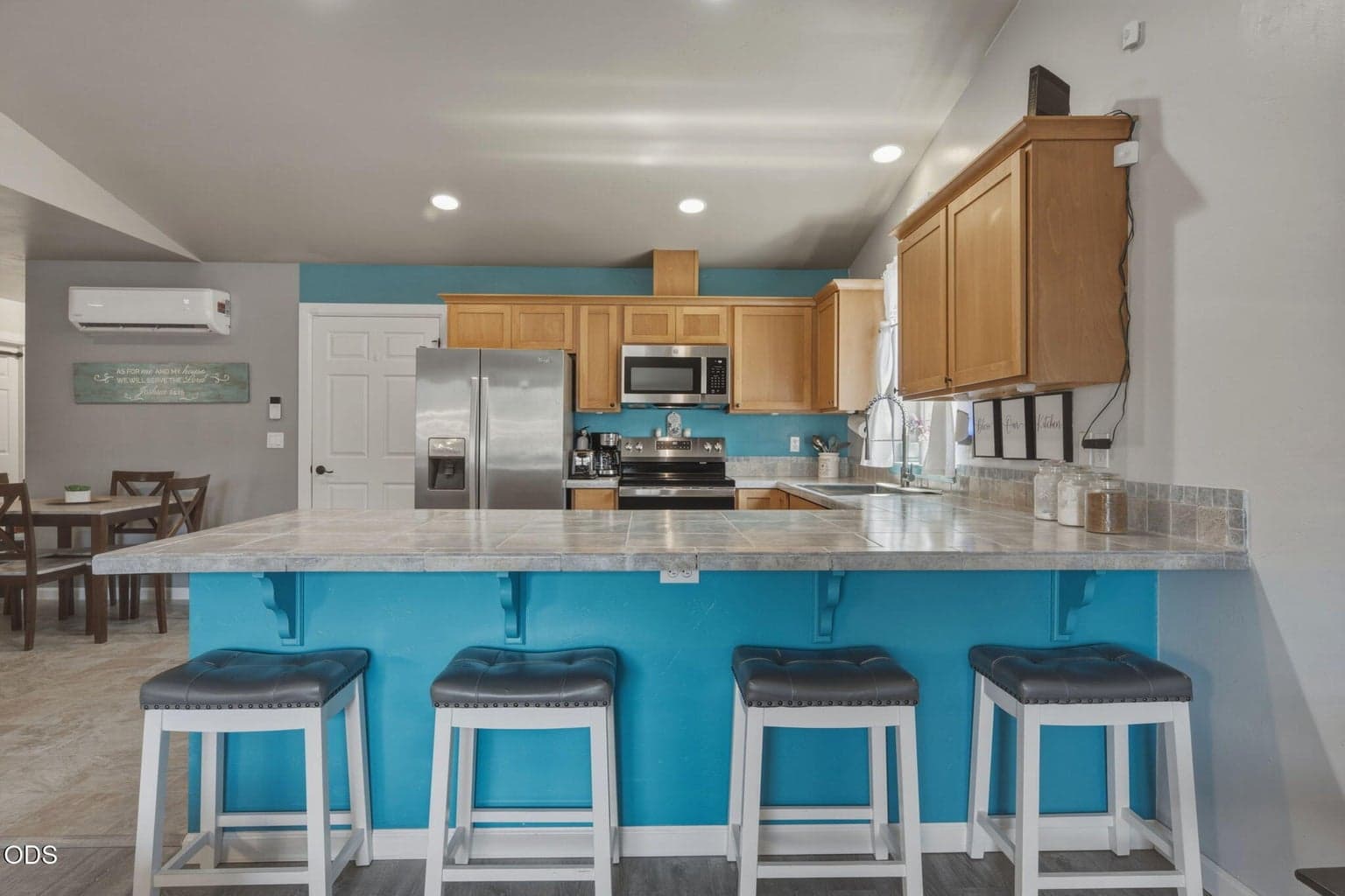 Photo of 61382 SE Geary Drive 12 of 27