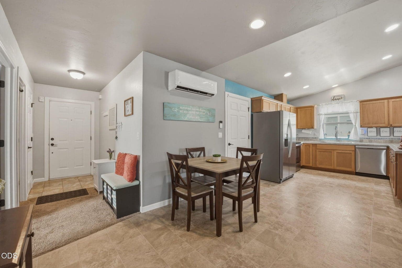 Photo of 61382 SE Geary Drive 14 of 27