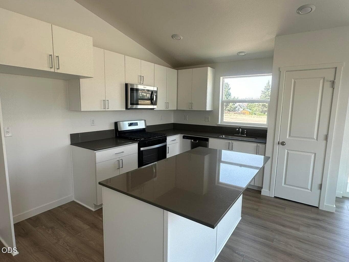 Photos of similar model, actual finishes may vary