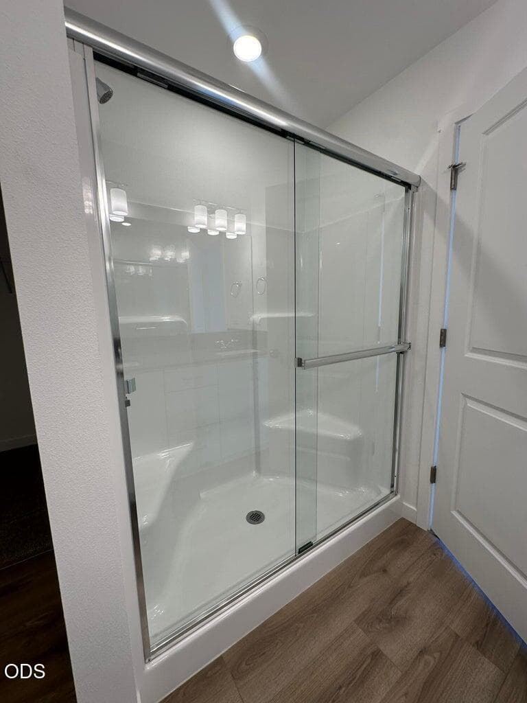 Photos of similar model, actual finishes may vary