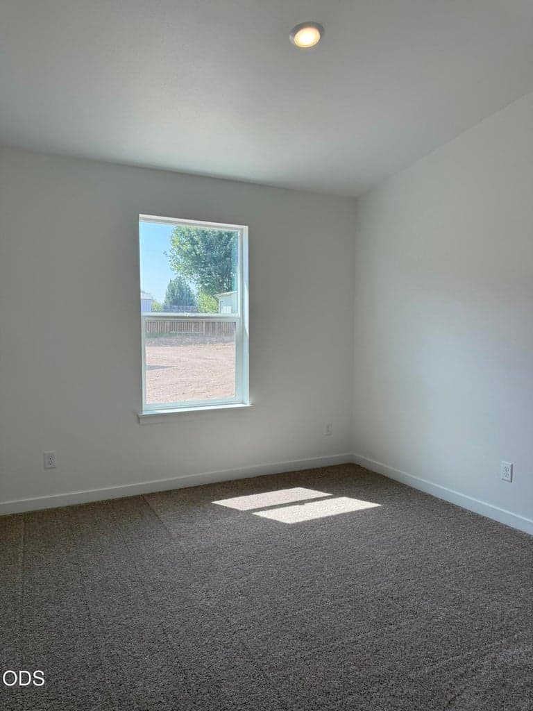 Photos of similar model, actual finishes may vary