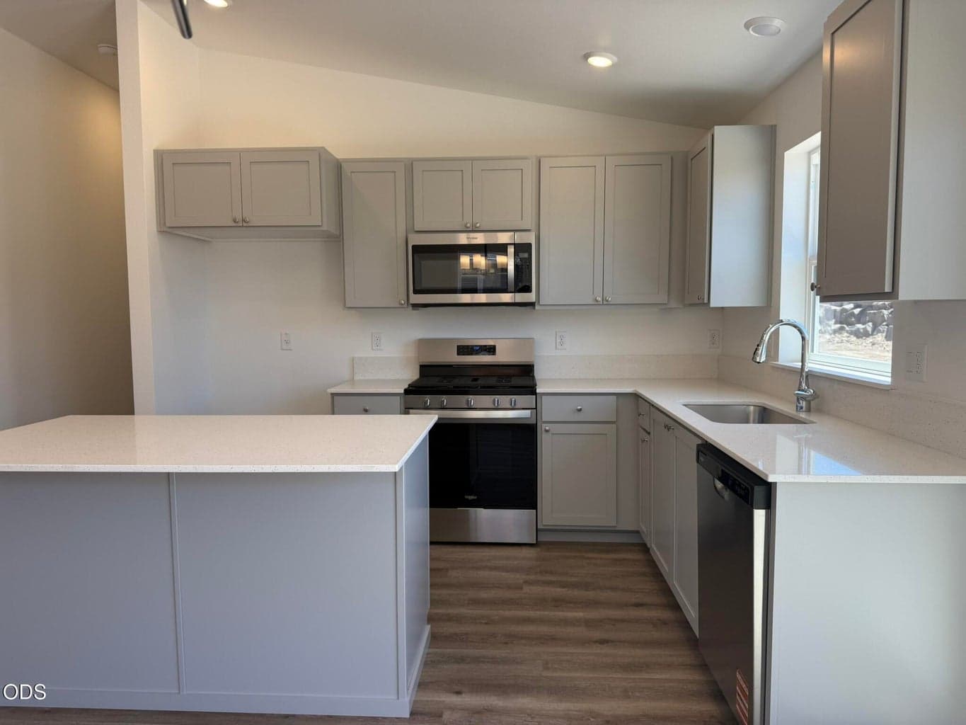 Photos of similar model, actual finishes may vary