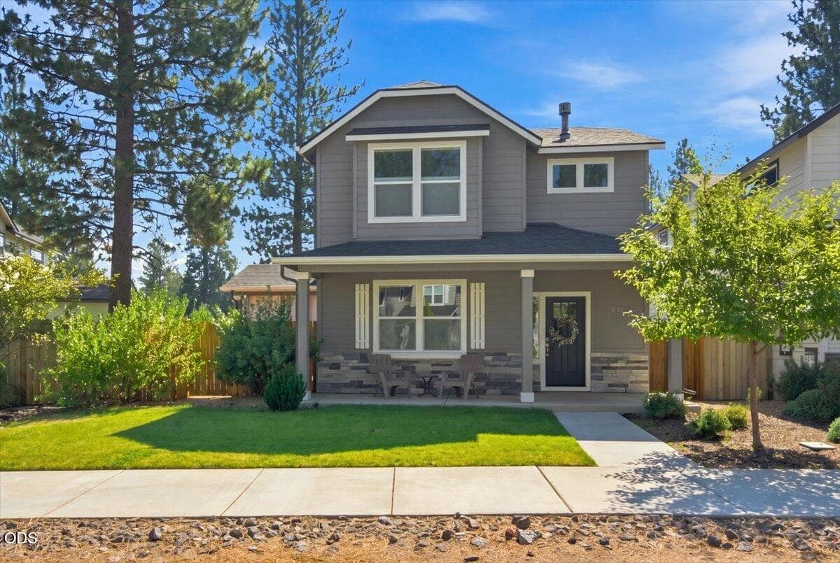 Photo of 642 N Willitts Street 2 of 55