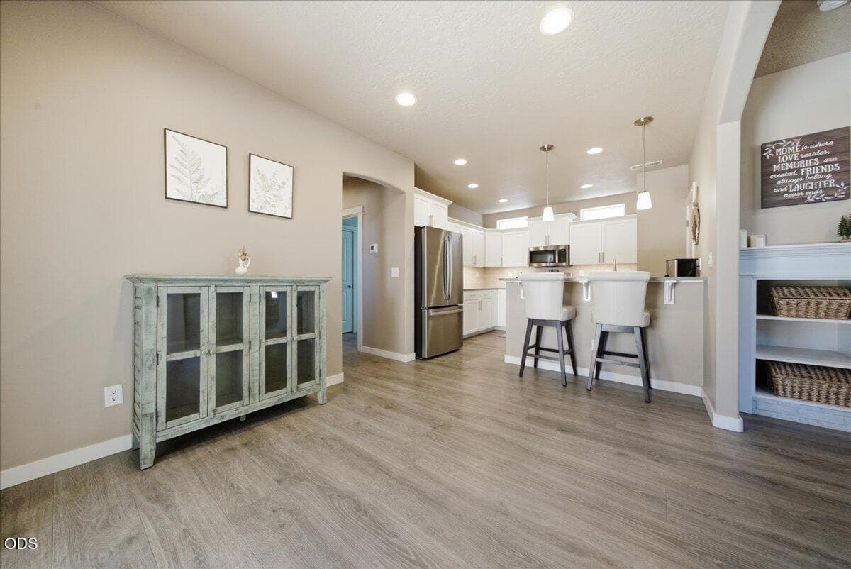 Photo of 642 N Willitts Street 13 of 55