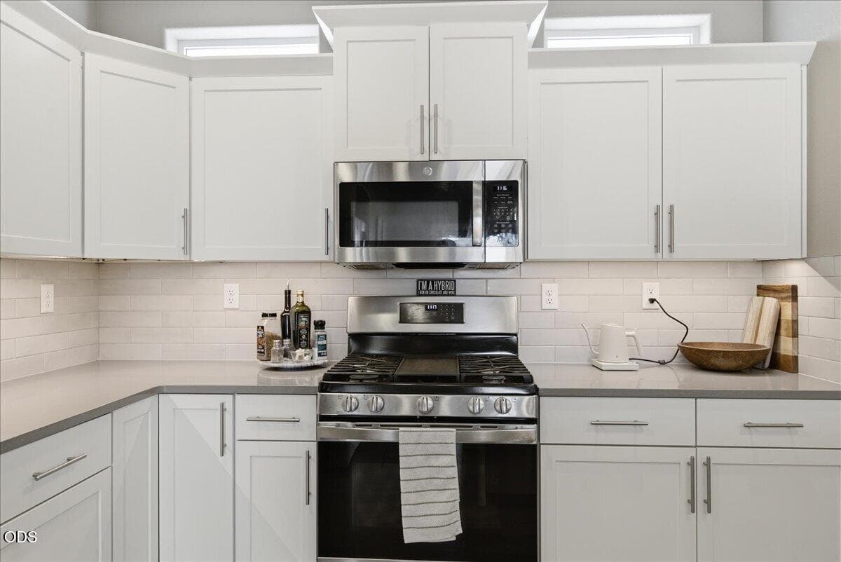 Photo of 642 N Willitts Street 15 of 55
