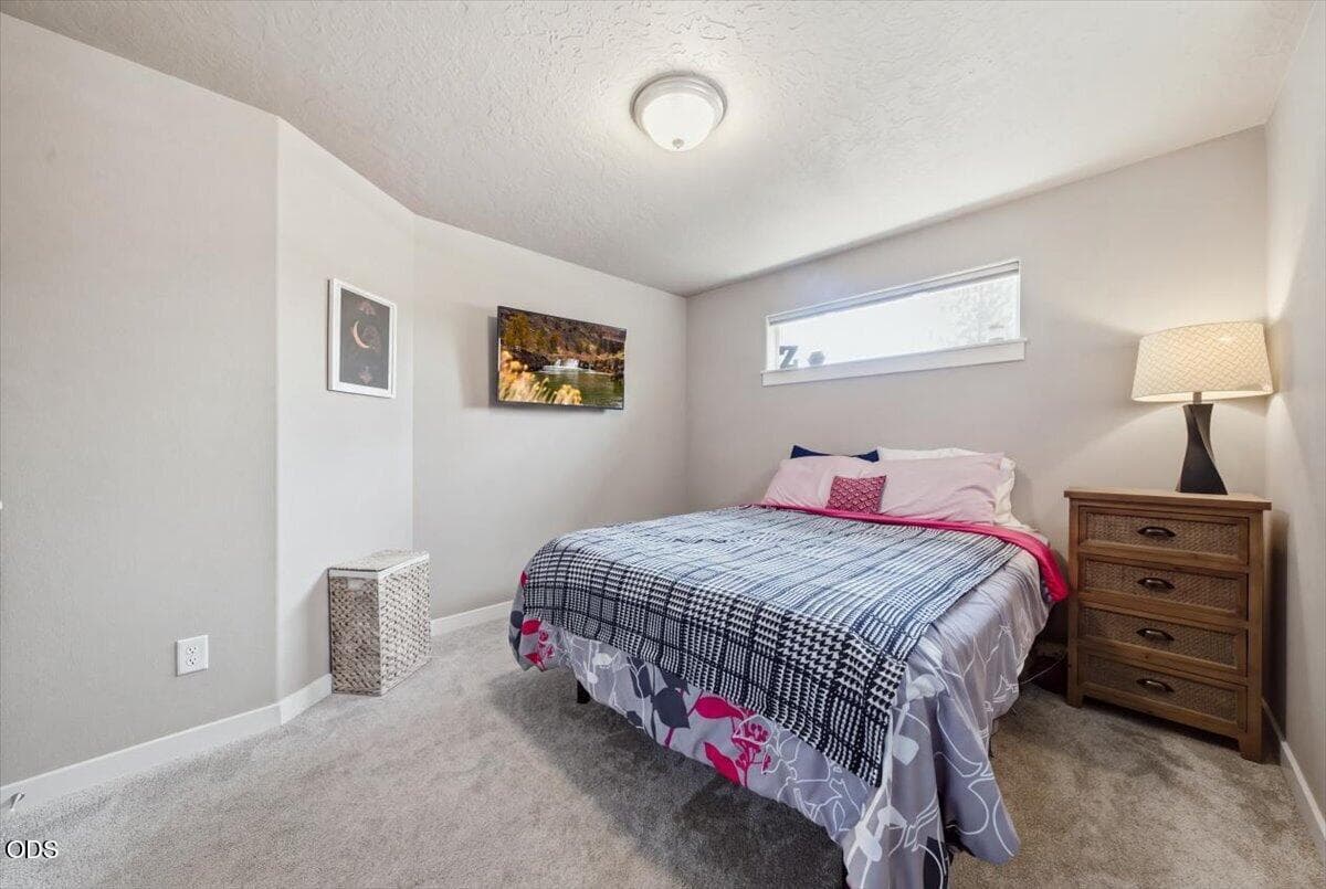 Photo of 642 N Willitts Street 24 of 55