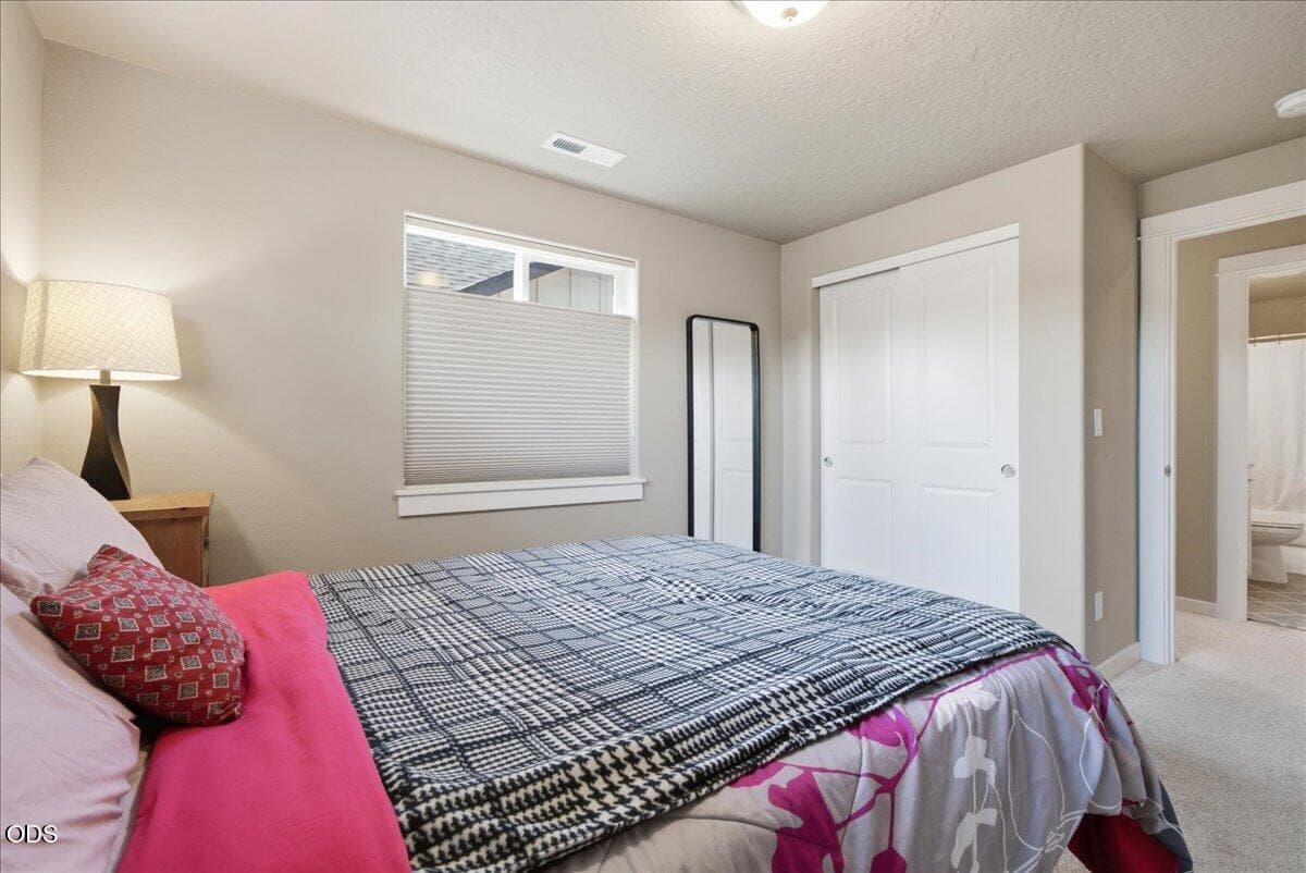 Photo of 642 N Willitts Street 26 of 55