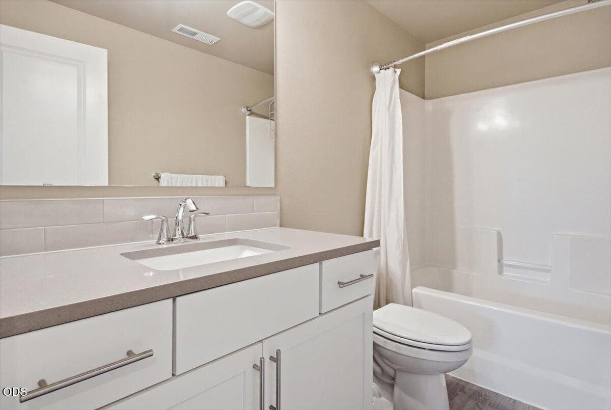 Photo of 642 N Willitts Street 28 of 55