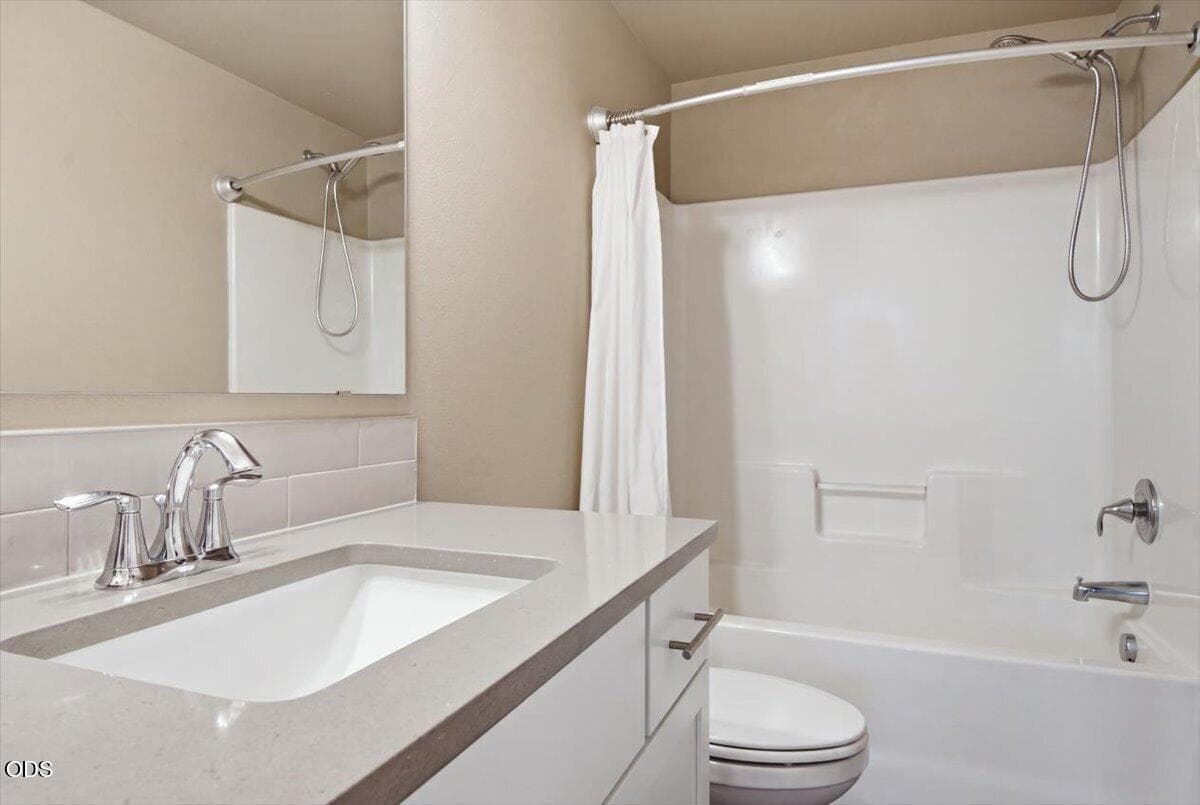 Photo of 642 N Willitts Street 29 of 55