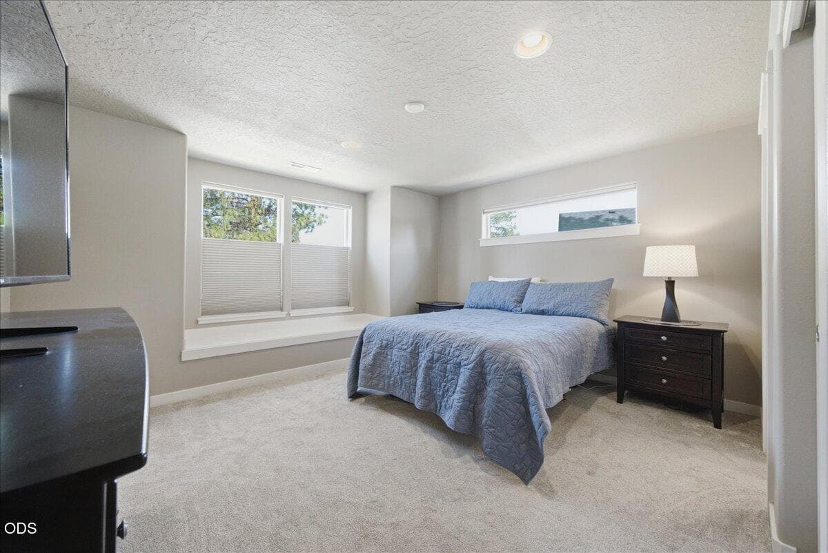 Photo of 642 N Willitts Street 32 of 55