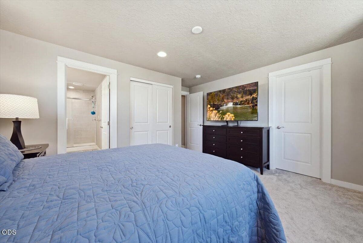 Photo of 642 N Willitts Street 36 of 55