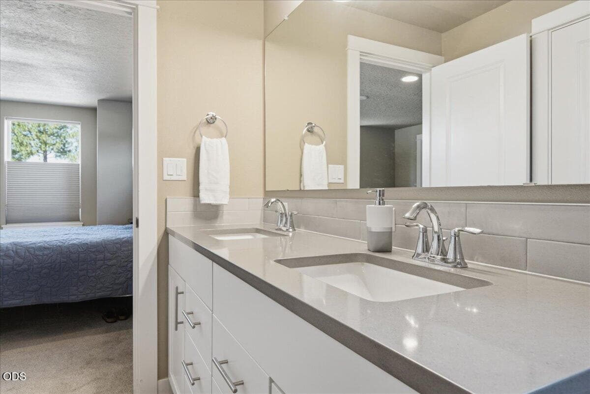 Photo of 642 N Willitts Street 38 of 55