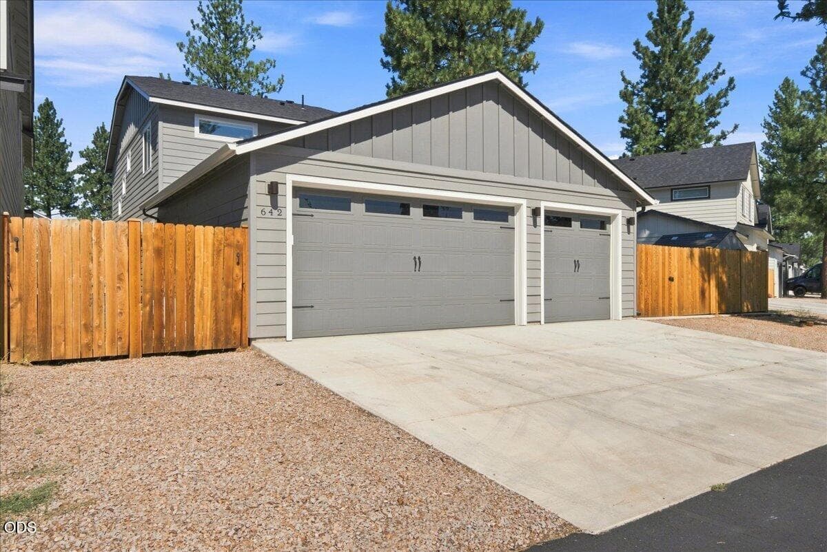 Photo of 642 N Willitts Street 51 of 55