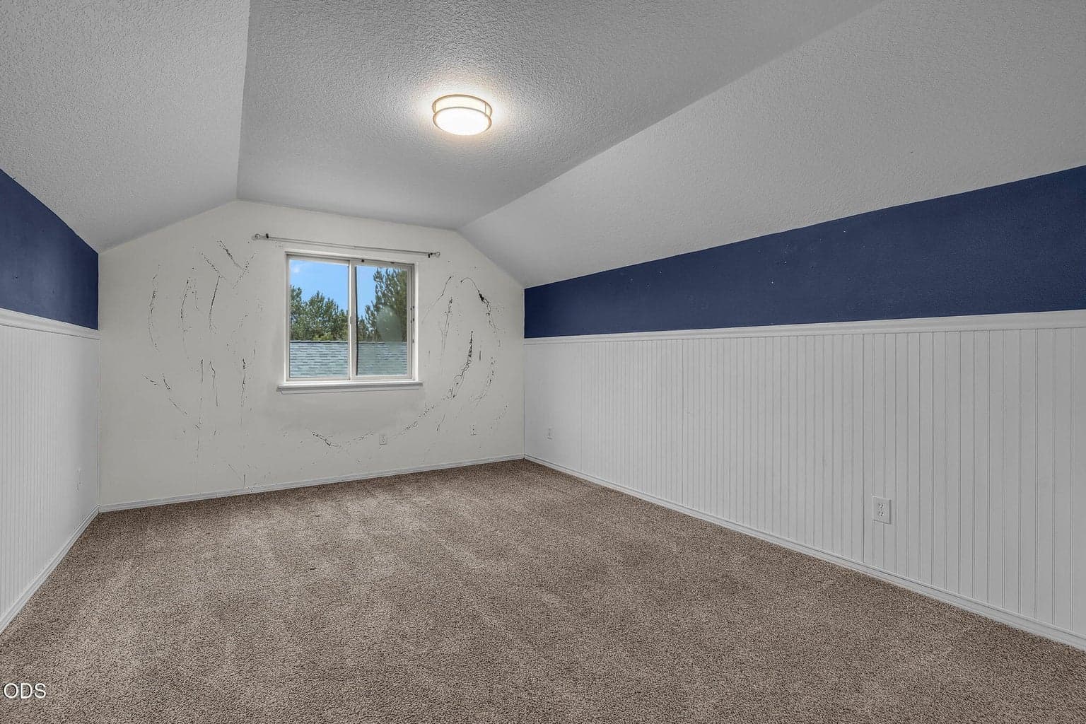 Photo of 485 SE Ponderosa Drive 11 of 19
