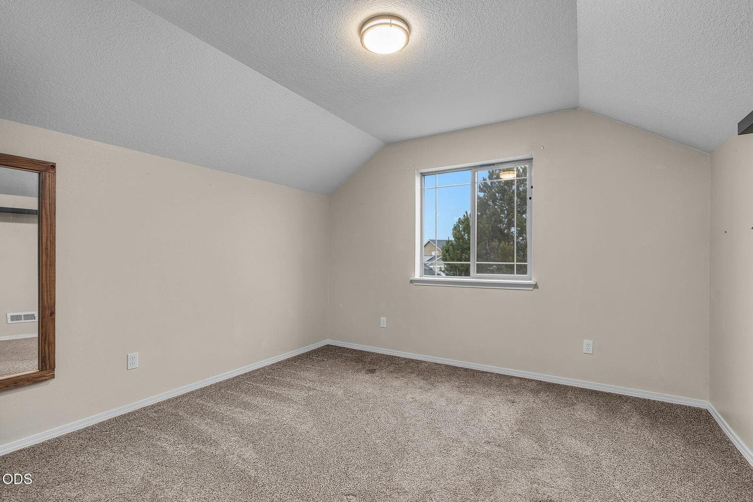 Photo of 485 SE Ponderosa Drive 12 of 19