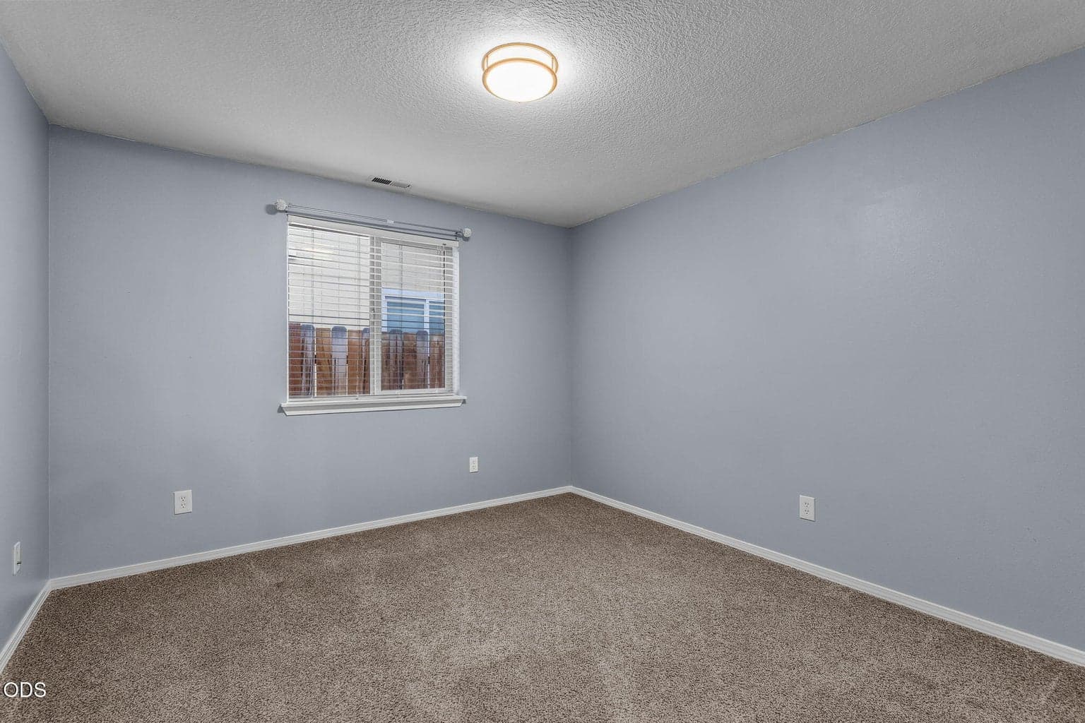 Photo of 485 SE Ponderosa Drive 13 of 19