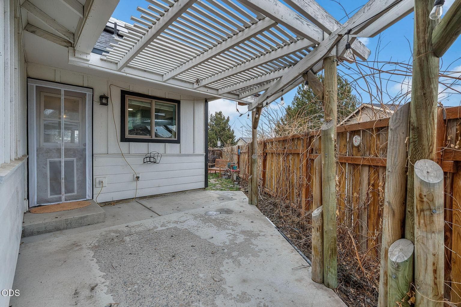 Photo of 485 SE Ponderosa Drive 15 of 19
