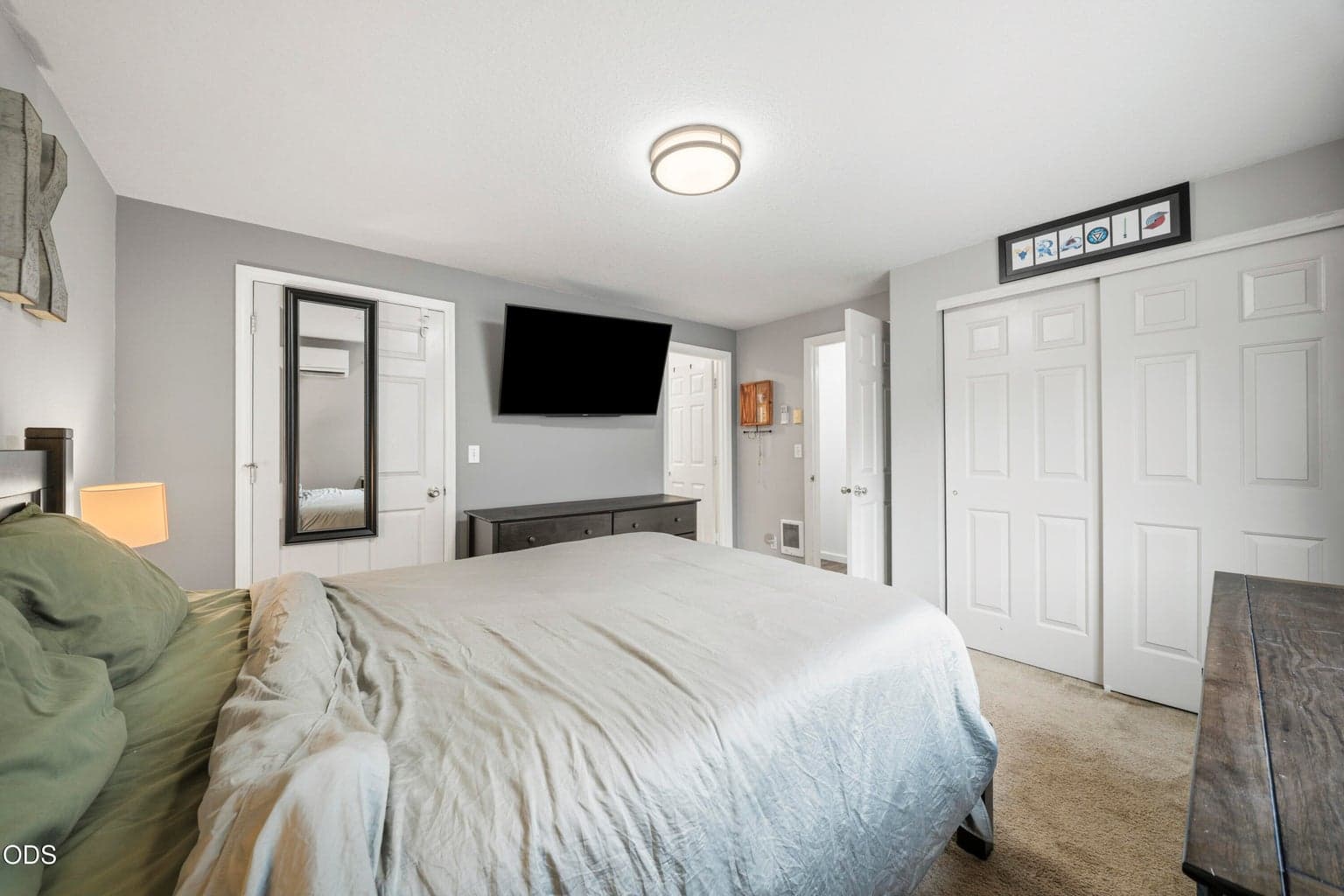 Photo of 2971 SW Salmon Avenue 22 of 33