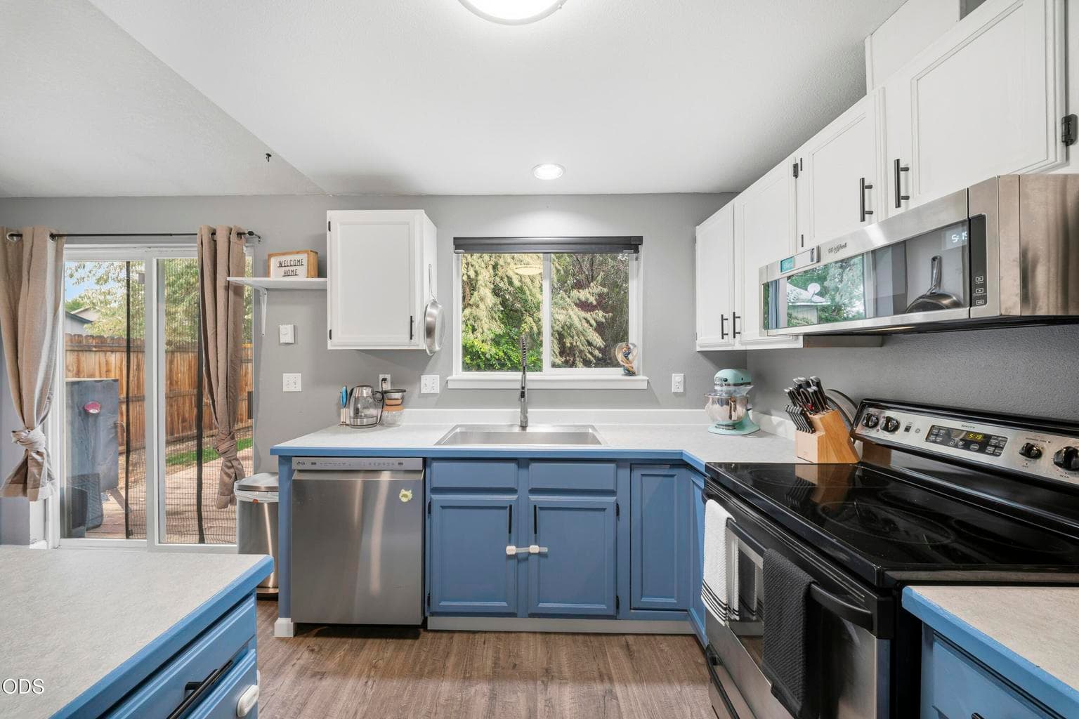 Photo of 2971 SW Salmon Avenue 17 of 33