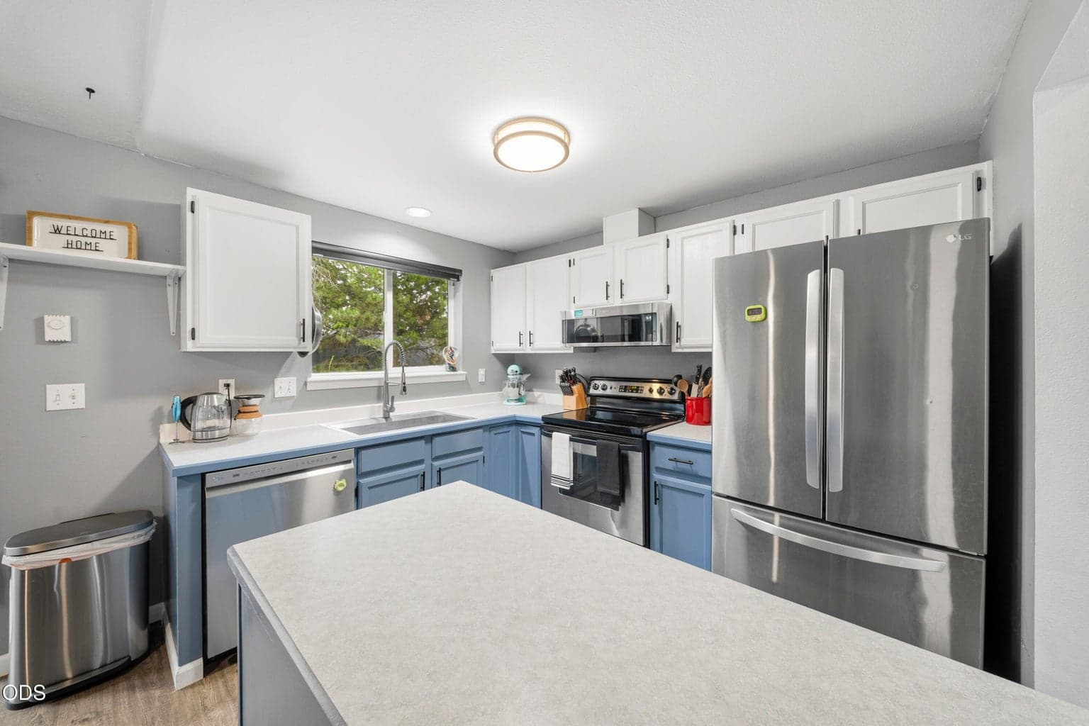 Photo of 2971 SW Salmon Avenue 16 of 33
