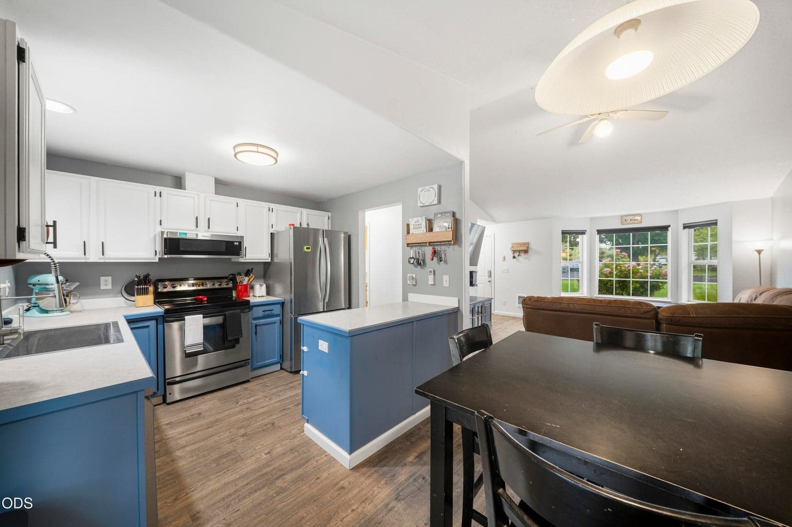 Photo of 2971 SW Salmon Avenue 14 of 33