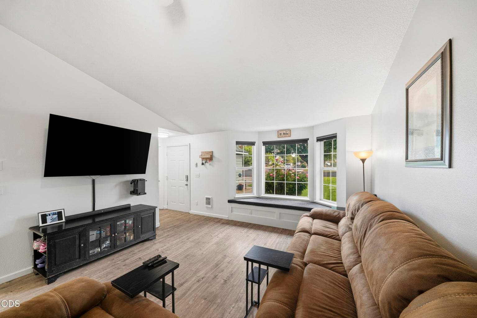Photo of 2971 SW Salmon Avenue 8 of 33