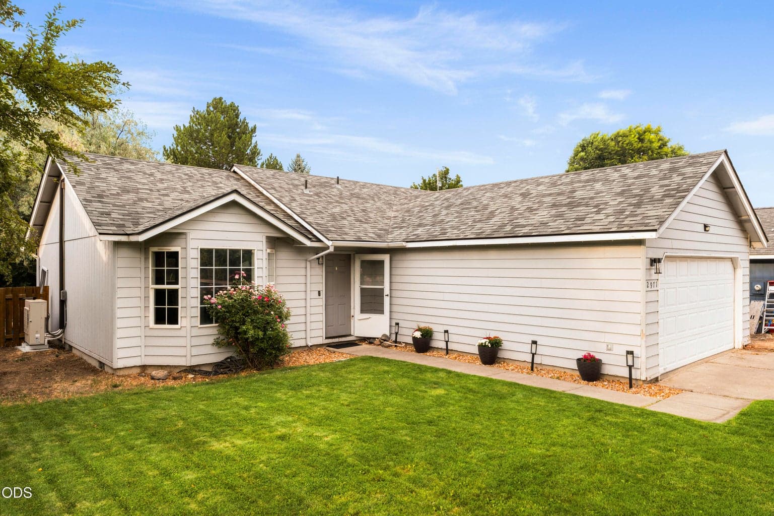 Photo of 2971 SW Salmon Avenue 4 of 33