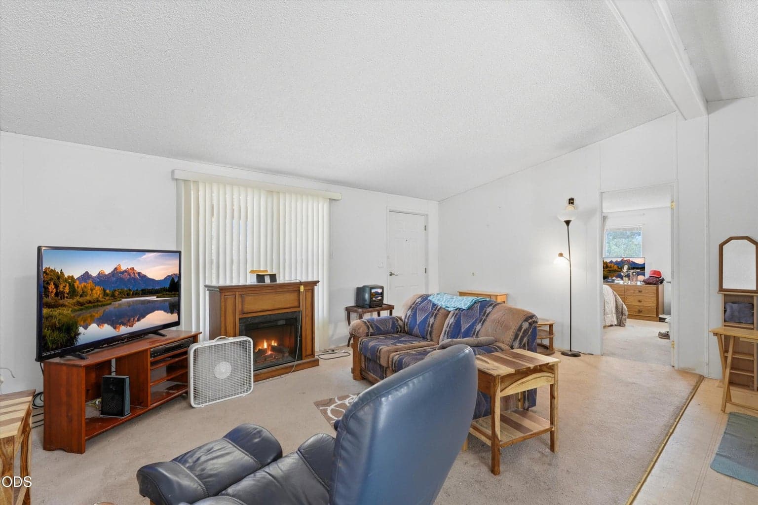 Photo of 2330 SE Morningside Drive 3 of 35