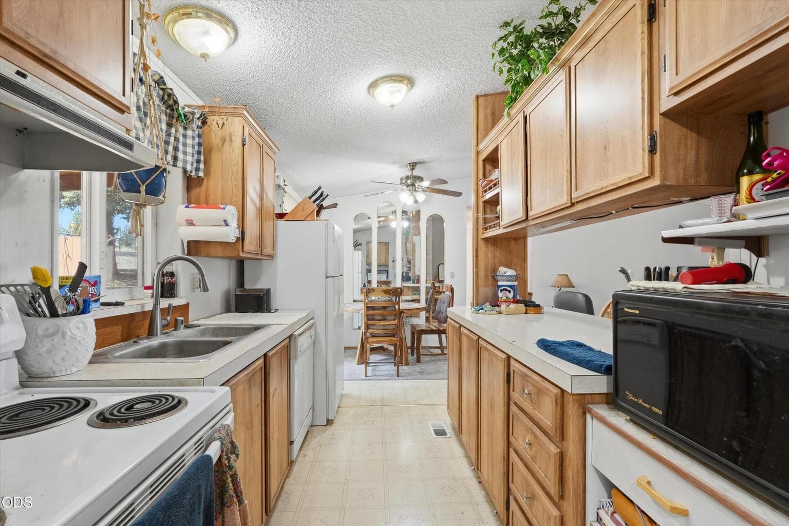 Photo of 2330 SE Morningside Drive 4 of 35
