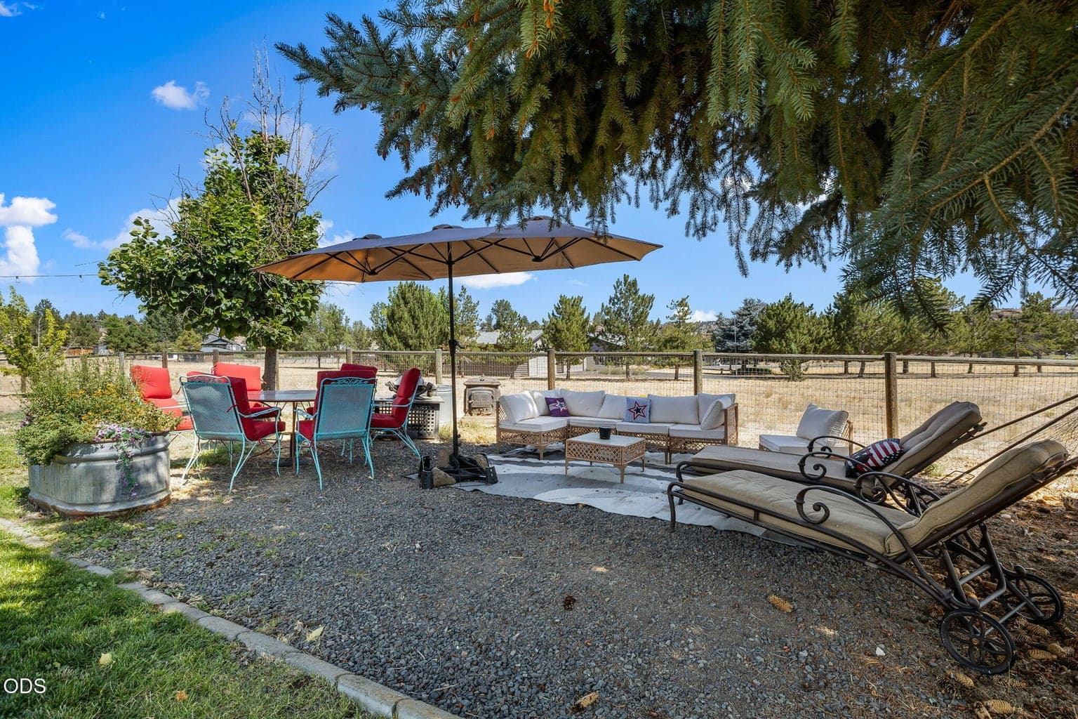 Photo of 1940 SE Sagebrush Drive 7 of 62