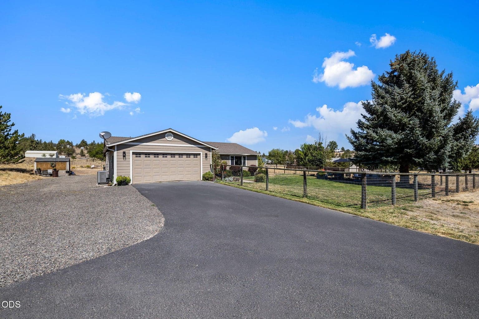 Photo of 1940 SE Sagebrush Drive 45 of 62