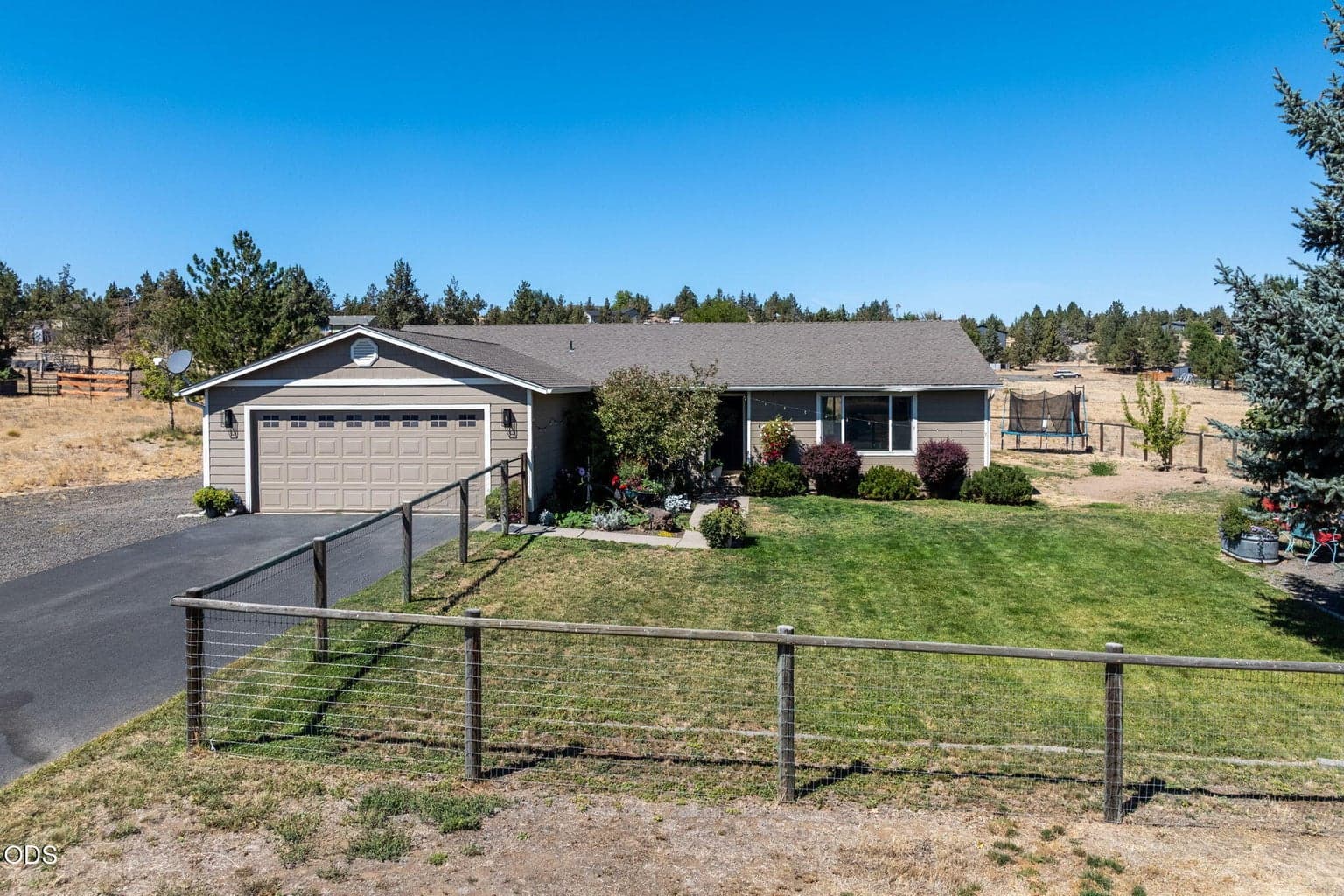 Photo of 1940 SE Sagebrush Drive 44 of 62