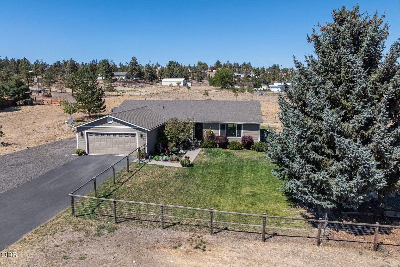 Photo of 1940 SE Sagebrush Drive 40 of 62