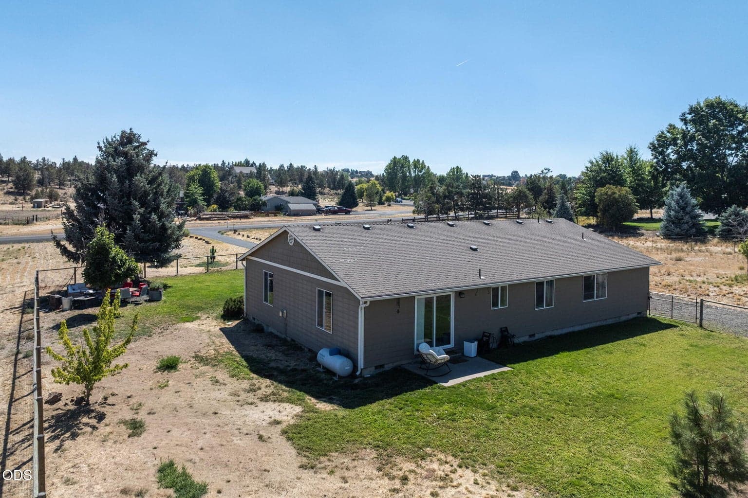 Photo of 1940 SE Sagebrush Drive 49 of 62