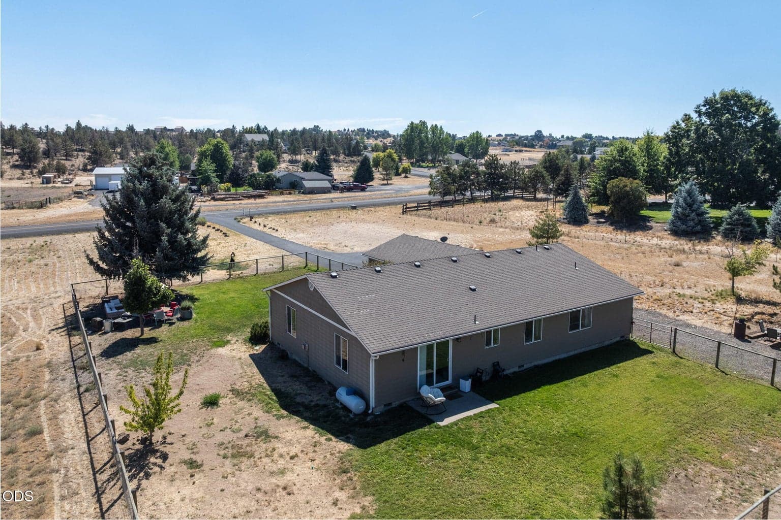 Photo of 1940 SE Sagebrush Drive 50 of 62