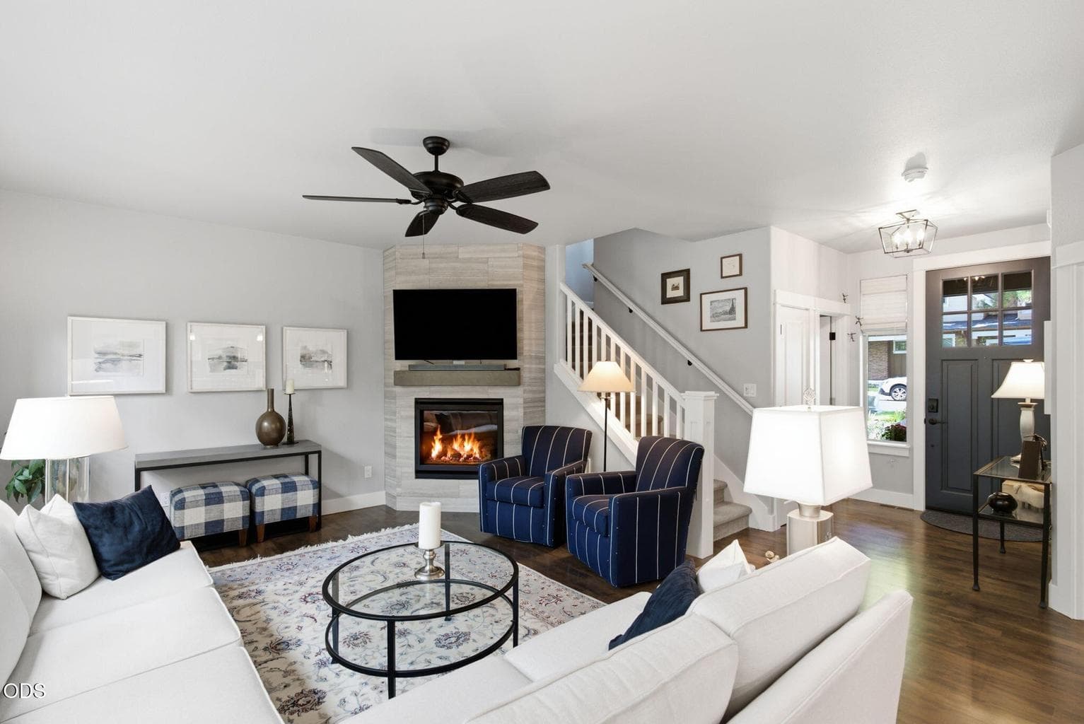 Photo of 1683 NW Lewis Street 4 of 43