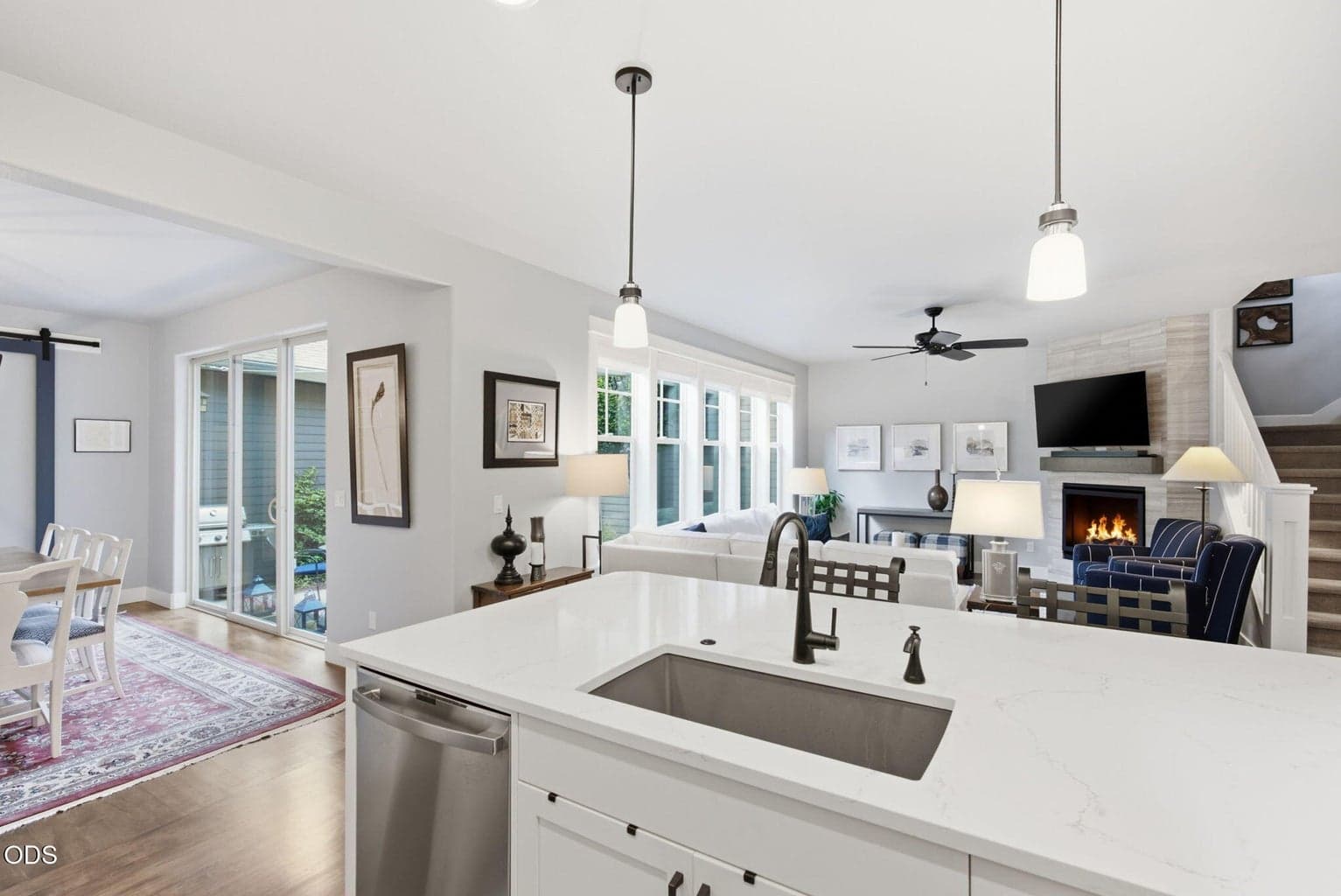 Photo of 1683 NW Lewis Street 11 of 43