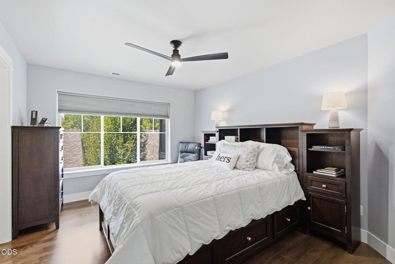 Photo of 1683 NW Lewis Street 14 of 43