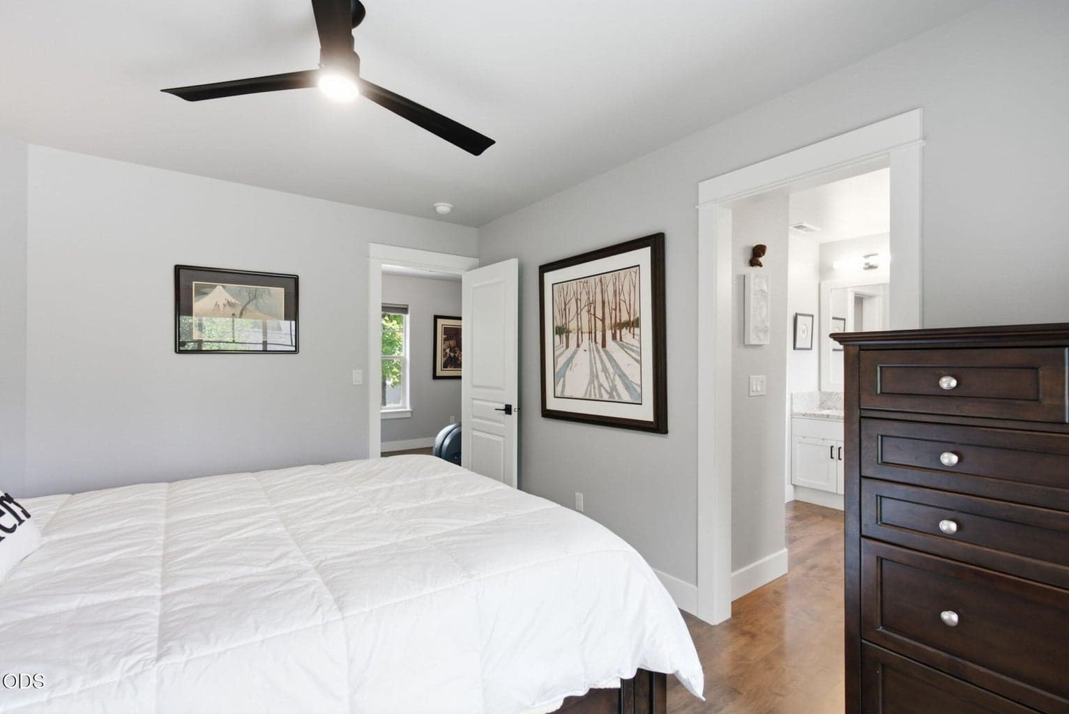 Photo of 1683 NW Lewis Street 15 of 43
