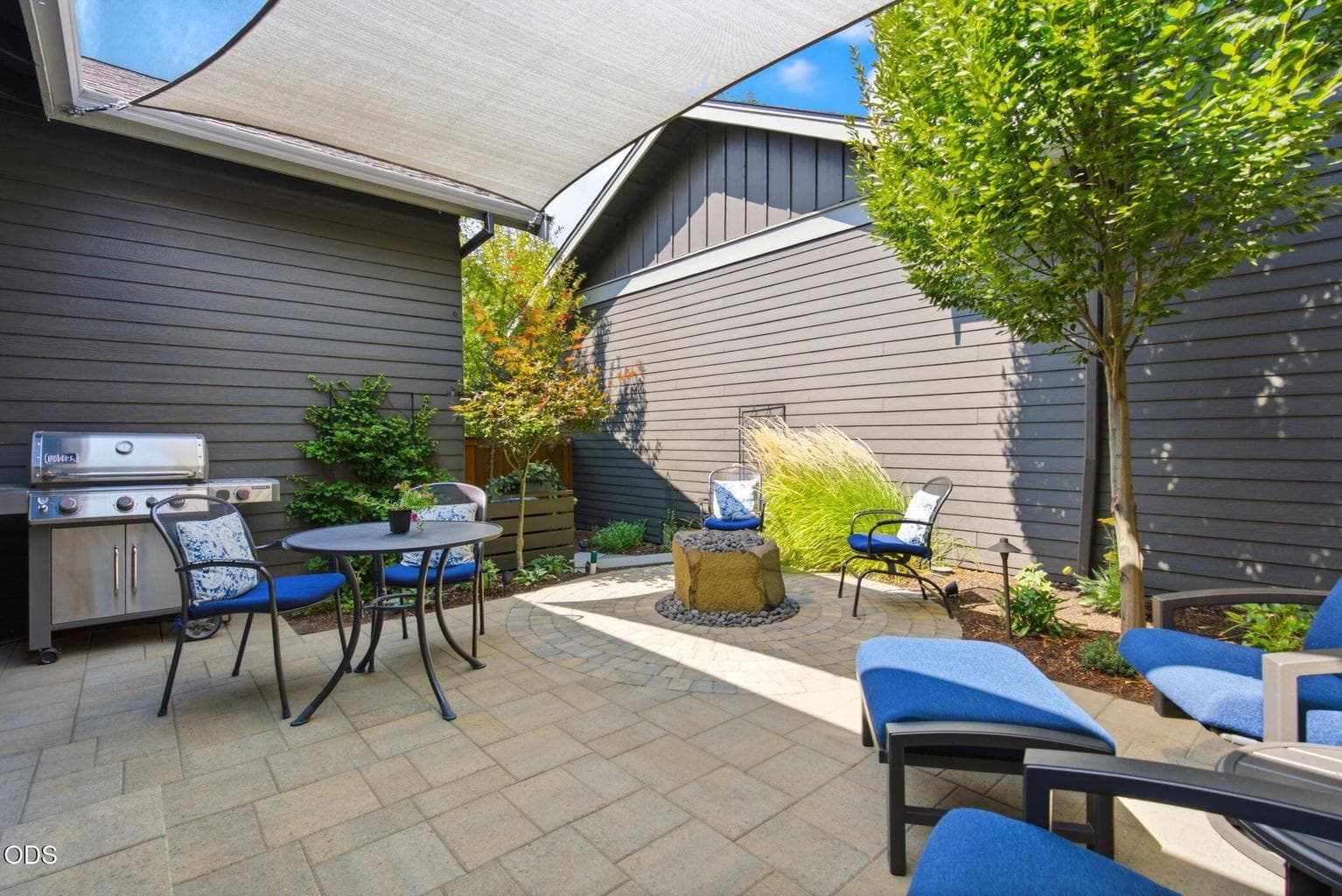 Photo of 1683 NW Lewis Street 29 of 43