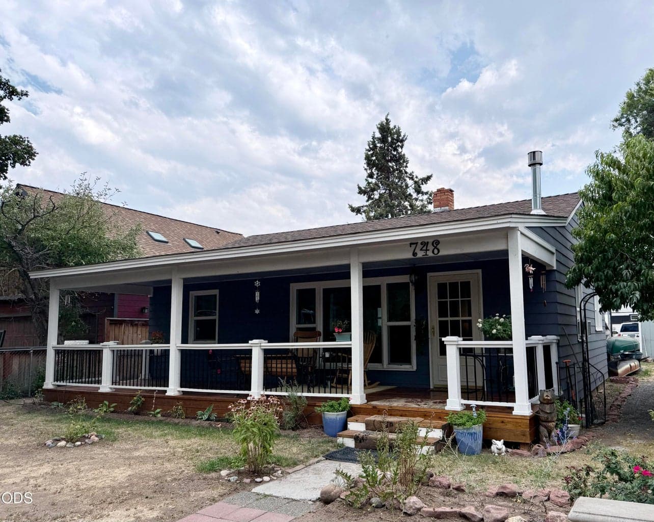 Photo of 748 NE 4th Street 2 of 28