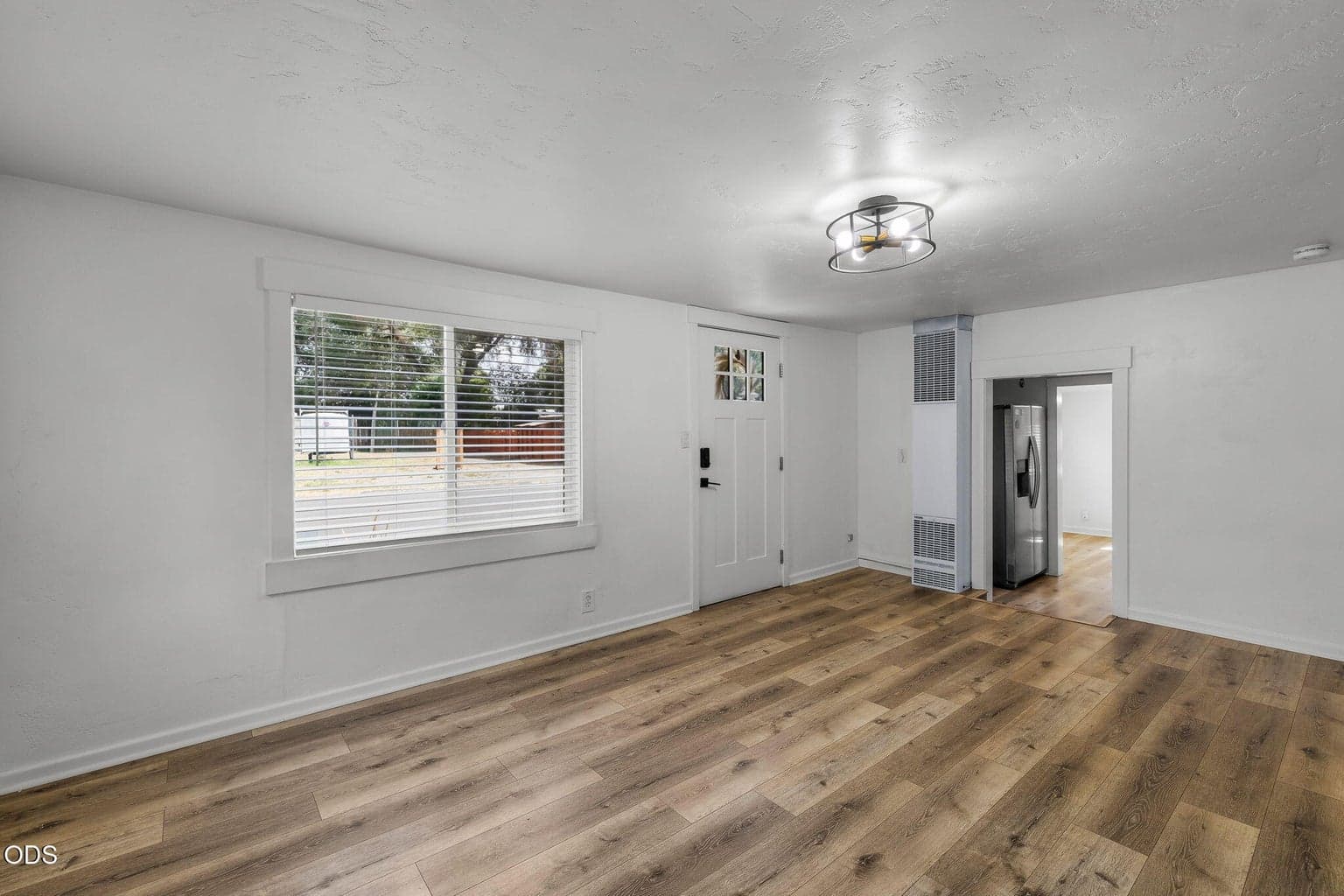 Photo of 673 NE Garner Street 8 of 35