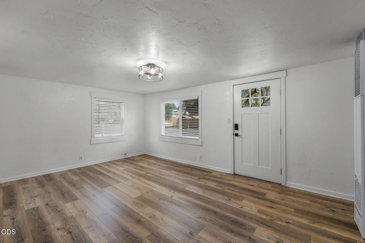 Photo of 673 NE Garner Street 10 of 35